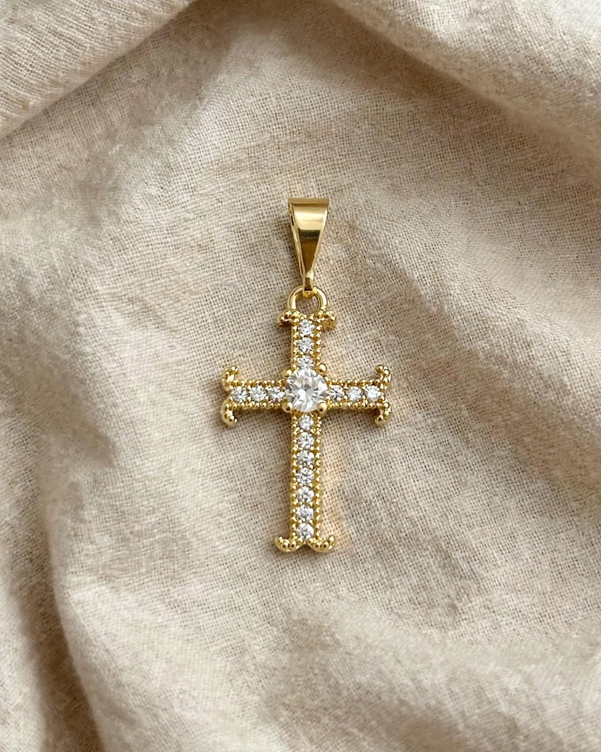 Pingente Cruz Cravejada — GLANZ Semi Joias